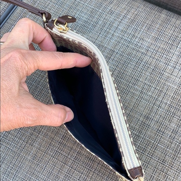 Tommy Hilfiger Canvas Monogram Wristlet - Picture 4 of 7
